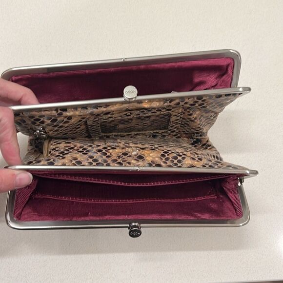 Hobo Lauren Clutch Wallet Snake Skin Print - Picture 3 of 16